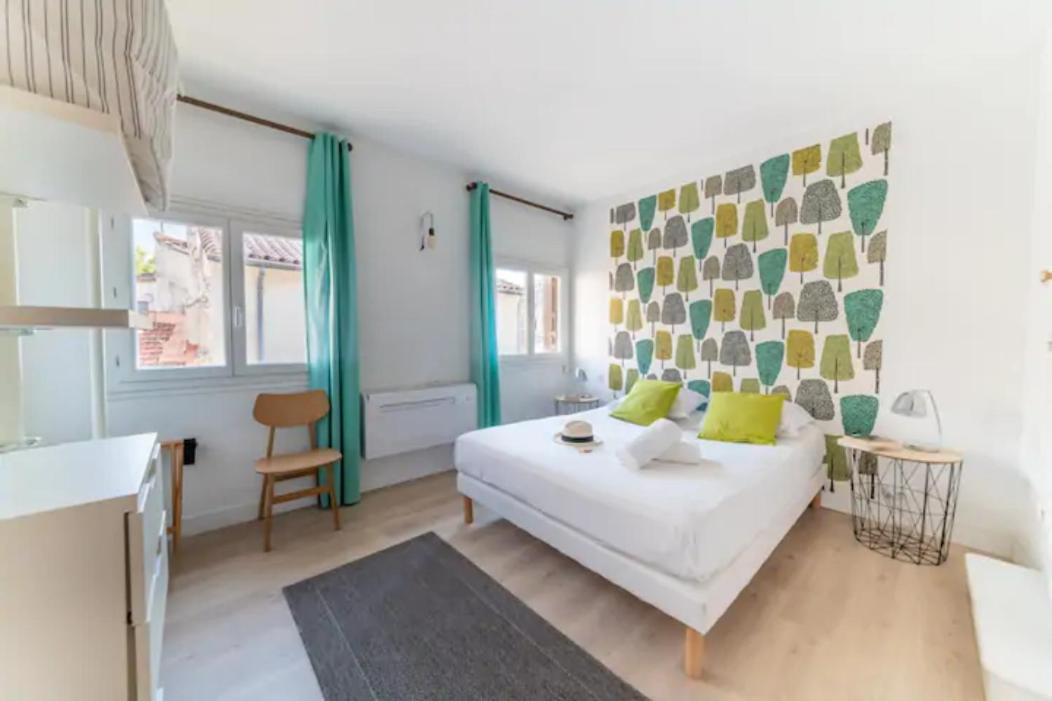 Magnifique Appartement De Charme Avec Vue Sur Le Palais Des Papes A Avignon Wifi Gratuit エクステリア 写真